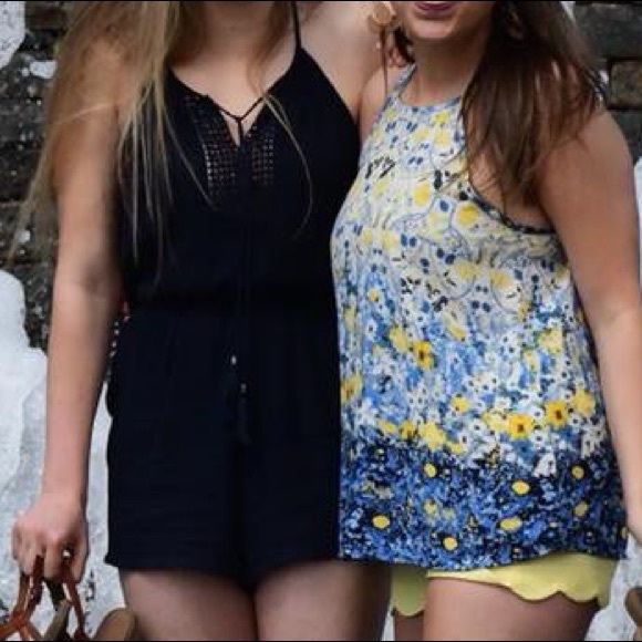 Boutique navy romper - Picture 1 of 1